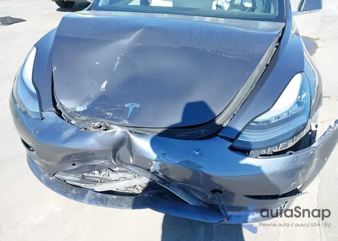2018 Tesla Model 3 Long Range/Mid Range from USA, damaged, VIN 5YJ3E1EA5JF169052